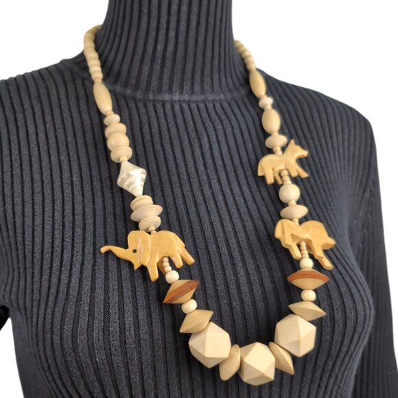 Vintage Elephant Lion Safari Carving Wooden Beads Necklace Blonde Wood Boho - Picture 2 of 6